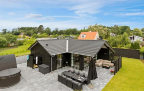 Amazing Home In Ebeltoft With Kitchen